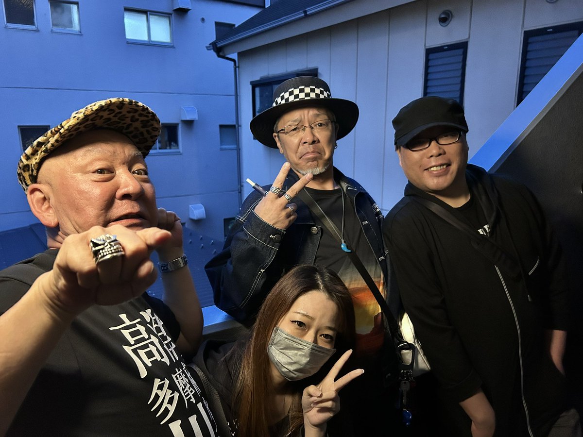 BIFFSOUND's tweet photo. 昨日は鶴見GIGSで、さざなみ企画でした！
せーが凄く前から繋がってたけどやっと、愛染92式（アイザック）と偶然会えて！凄くテンション上がってましたヾ(*´ω`*)ﾉ
シルクスクリーンでのTシャツプリントで出店してたZaLoudにも会えたし、最近気付けば毎回会ってるキューピーは、顔見ると安心レベル✨️ https://t.co/Y2c83CNSa3