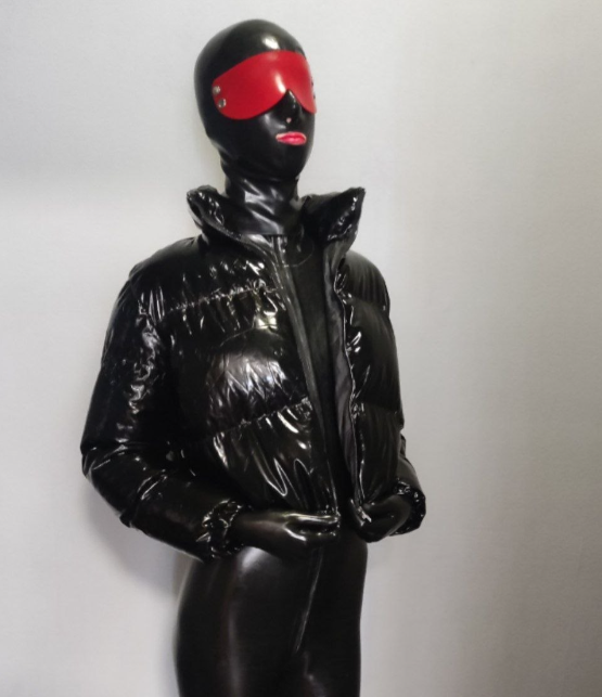 GloomyS18911's tweet photo. #latex #pufferjacket #downjacket https://t.co/TsWhH5ycZw