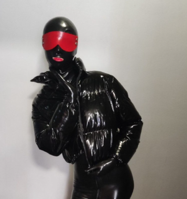 GloomyS18911's tweet photo. #latex #pufferjacket #downjacket https://t.co/TsWhH5ycZw