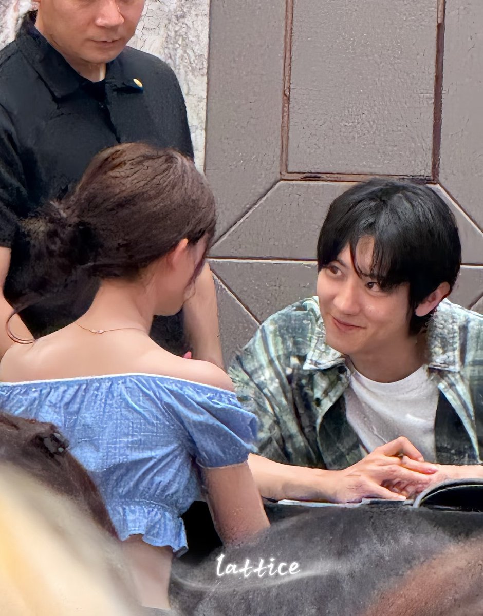 ZvT1lp's tweet photo. サイン会でこんな顔されたらトキメキが止まらなくなるんですが https://t.co/KRKb0FlcBY