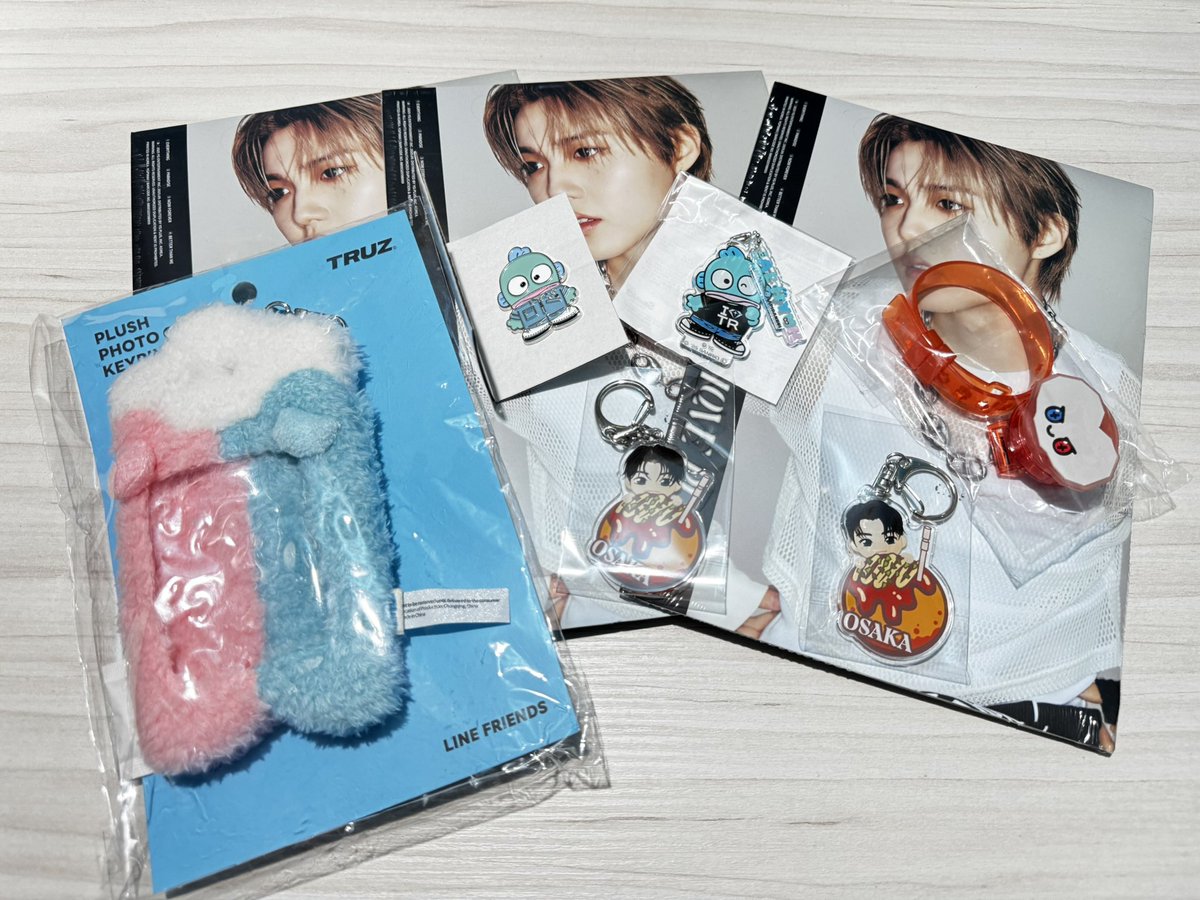 teuwishie's tweet photo. TREASURE PULSE ON IN KL 💎

⭑ FREE CLAIM ⭑

hi! any dobbies / jaengles / kyuties yang interested with any of these merchs can dm me to claim 🫶

 see you on dday~

#TREASUREinKL #PULSEONinKL https://t.co/xD35hrmtlq