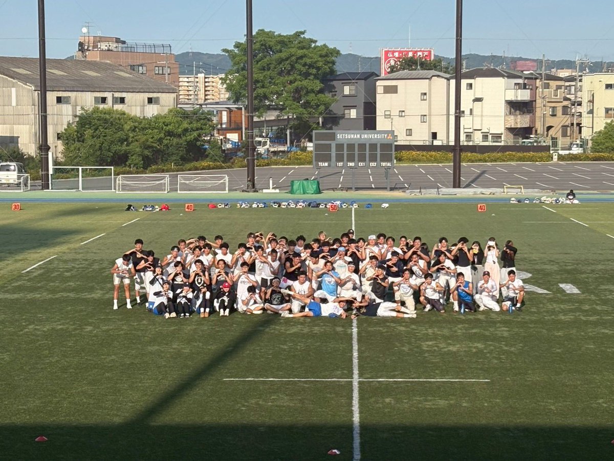 SPARTANS_OUHS's tweet photo. こんにちは☀
本日、摂南大学さんと合同練習が行われました☘️🔥
お互いに課題を見つけることができ、春シーズンに向けてとても良い機会になりました🏈💪🏻
この経験を活かしてさらに成長できるように頑張ります！
また、保護者の方から、塩分チャージの差し入れを頂きました！🙇🏻‍♀️
ありがとうございます！ https://t.co/qi5jGgjEPz