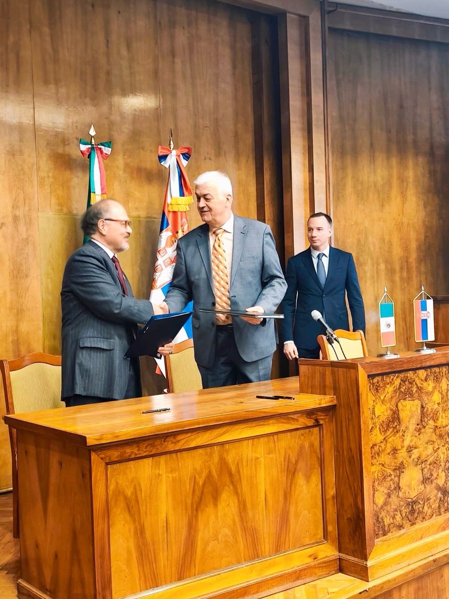 EmbCarlosFelix's tweet photo. Hoy  🇲🇽 🇷🇸 celebramos #80añosderelacionesdiplomaticas. Hemos forjado una sólida amistad, base del respetuoso  dialogo y entendimiento politico. Con determinación ampliamos nuestra cooperación para beneficio de nuestros pueblos. VIVA MÉXICO ZIVELA SERBIA! @SRE_mx @MFASerbia https://t.co/rZvTTk8CYF