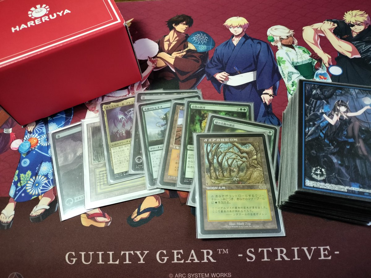実はサプライにも拘ってます。プレイマットは一番好きなゲームだし