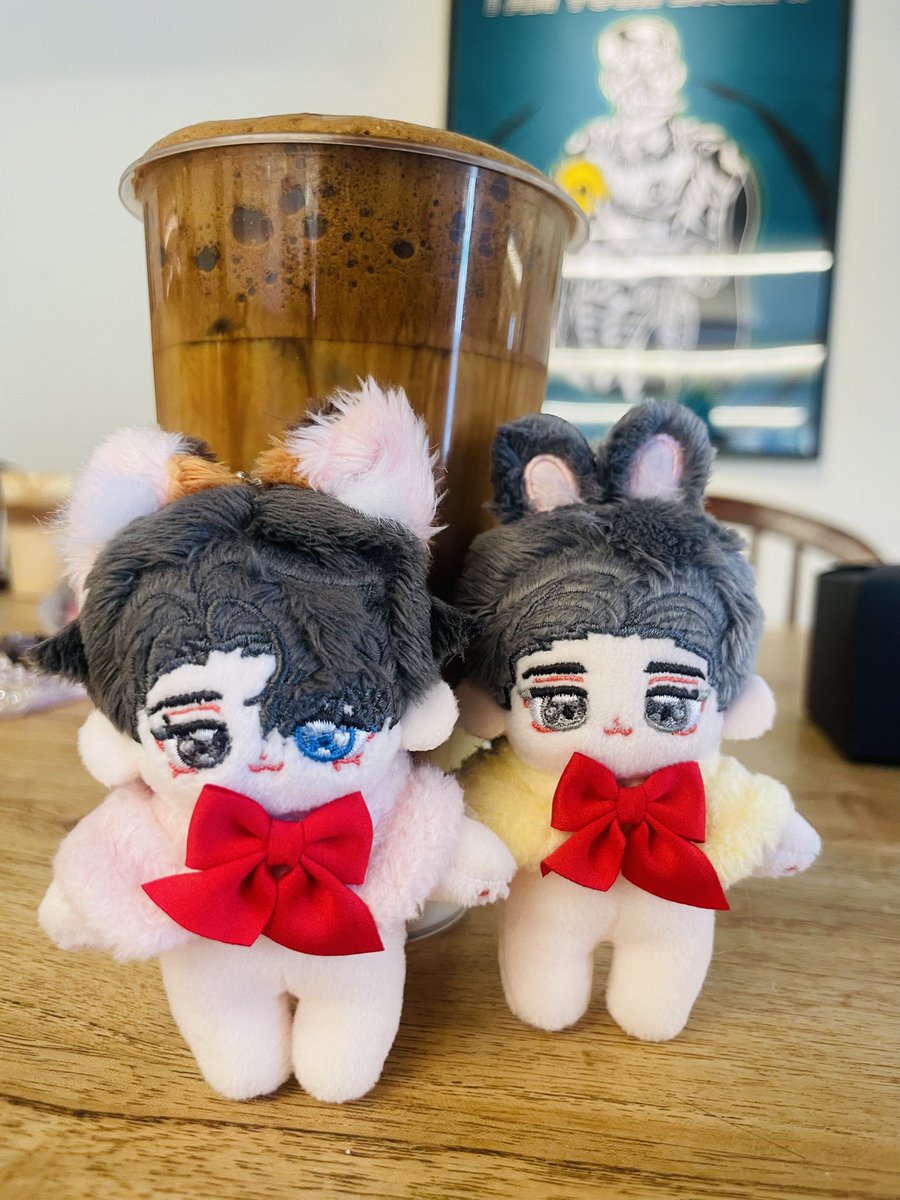 Ash_gyeom's tweet photo. 절대 한잔만 커피를 마셨을리 없음으로 ㅋㅋ
쭉쭉 들이키며 수다 삼매경+체리와공백님의 교환의 장이 활짝열림 
옆에서 보기만 해도 너무 재밌었음 ㅋㅋ

그리고 촠님이 오랜만에 20깅을 데려왔는데
아니 왤케 이뻐?!!!!! 🥹♥️ https://t.co/uoebpPZcpe