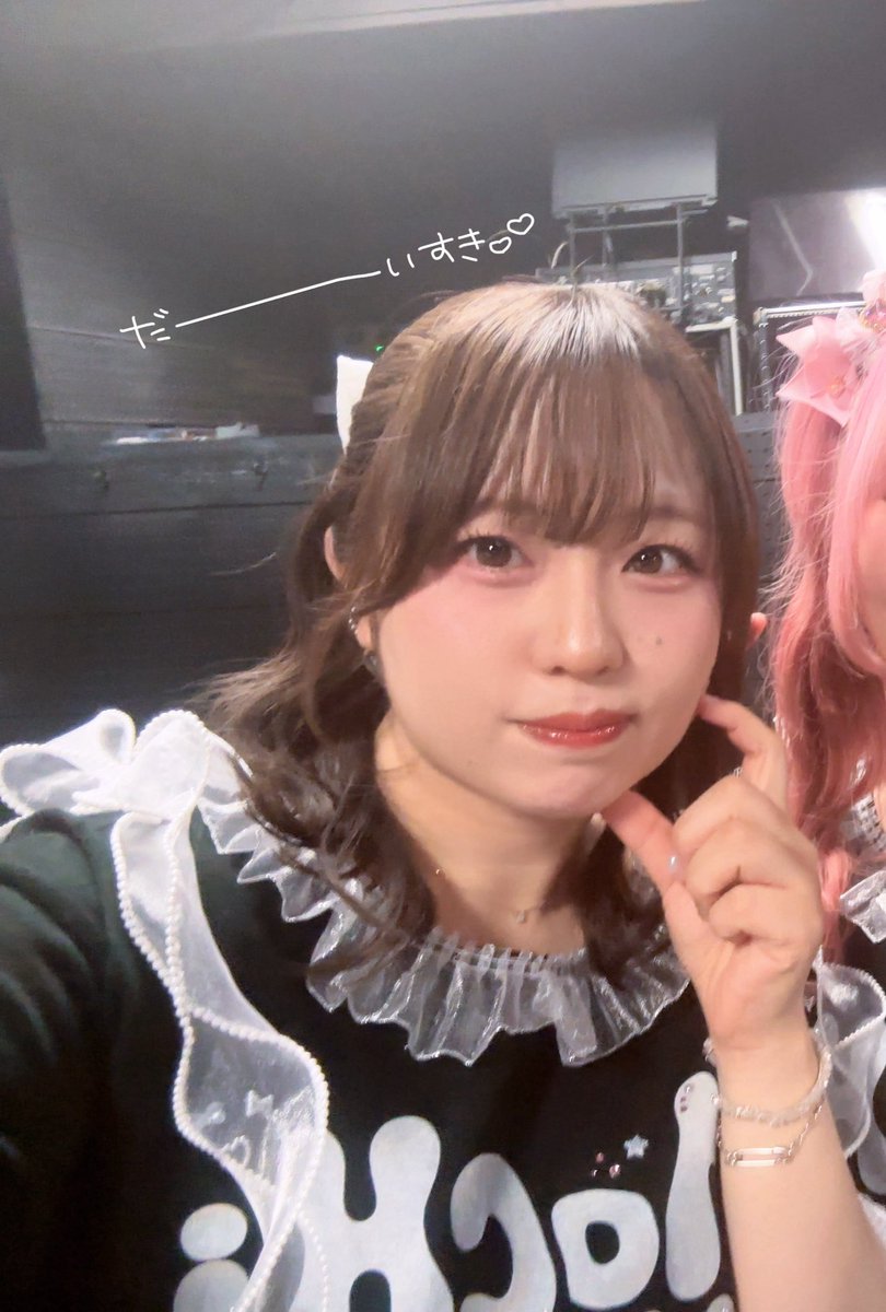 世界一可愛いおもちちゃん❤️🥹 出番直前に、こんちゃん可愛いよって
