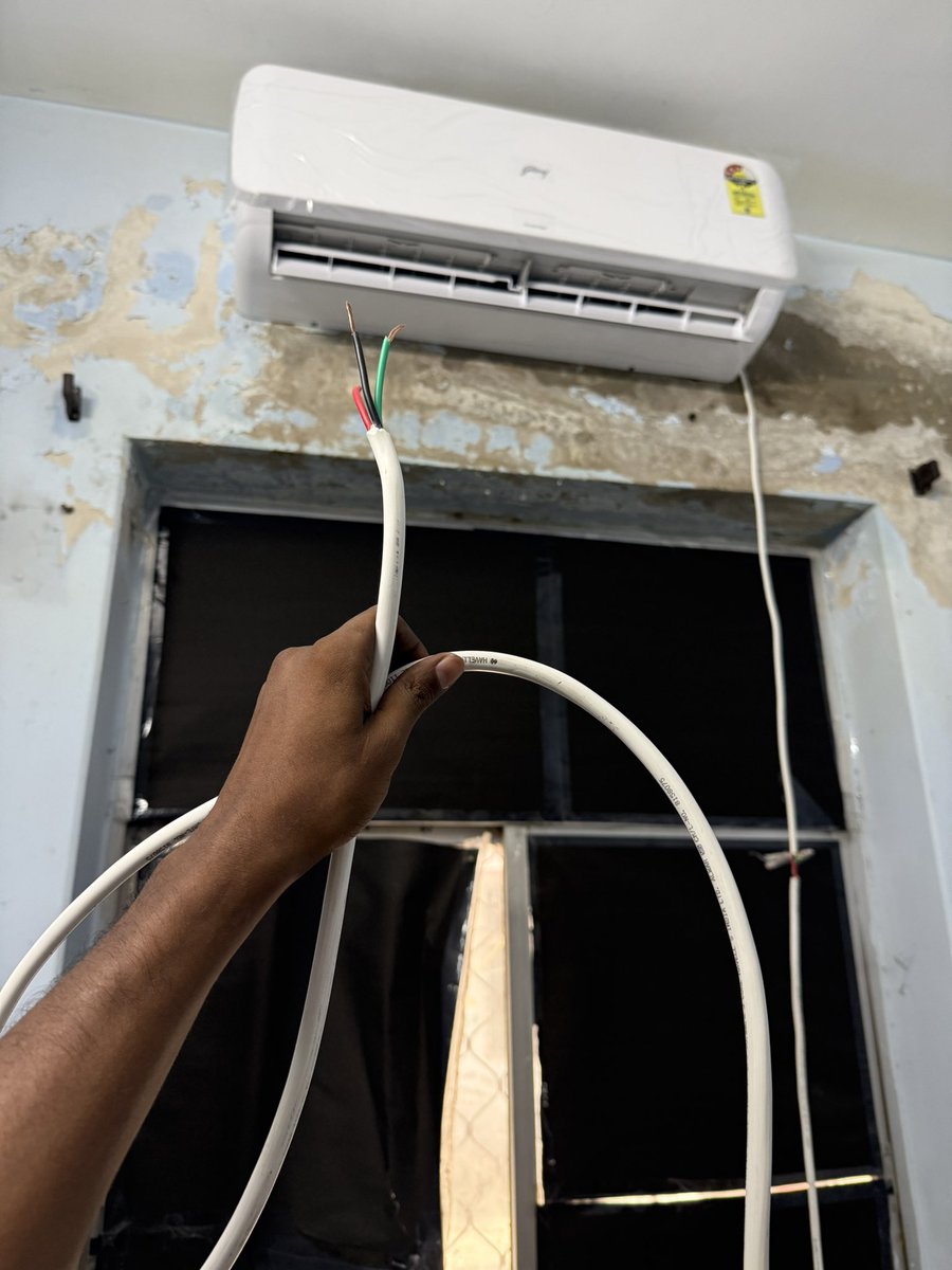 dr_Gaurav___'s tweet photo. Worst service of @GodrejAppliance  I BUYED AC from Flipkart worst service &amp; installation. Even he don’t connect wire to plug &amp; didn’t test AC working or not properly.
Don’t Buy Godrej AC from Flipkart @flipkartsupport @Flipkart very worst experience. https://t.co/Qx2NobvudN