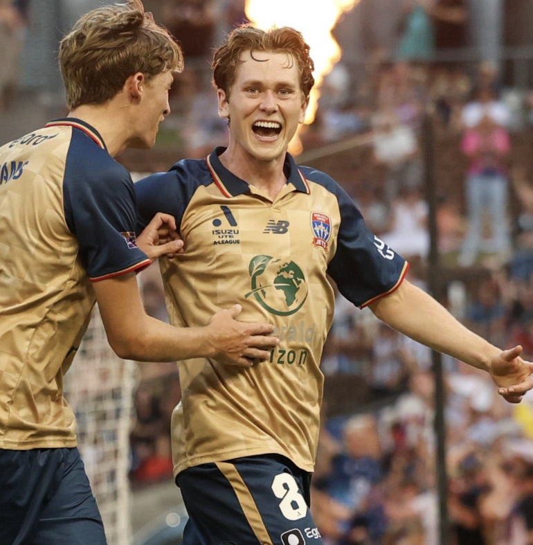 futbolnz's tweet photo. Creo que este verano varios neozelandeses cambiarán de equipo

Uno parece que será Lachlan Bayliss, mediocentro que ha destacado en el doblete conseguido por el Newcastle Jets en Australia

Veremos si sigue en la A-League (ojalá en el Auckland FC) o intenta ir a Europa https://t.co/c7H48w6ob7
