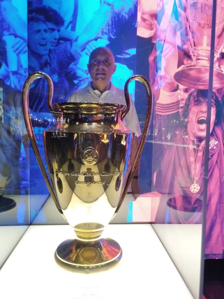 ARFRAVANOS's tweet photo. Η ώρα της ανανέωσης της συνδρομής μου στην ιστορική Μπαρτσελόνα. Μια ακόμη χρονιά επίσημο μέλος της μεγάλης οικογένειας της Καταλανικής ομάδας. https://t.co/7MOS8hVAJb