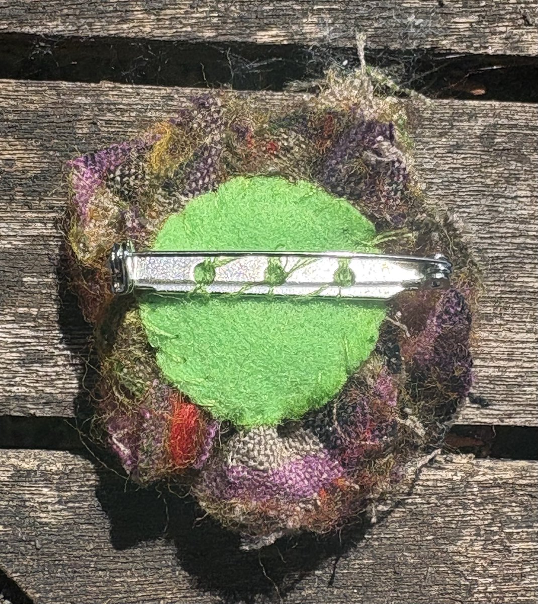 TwistsPaper's tweet photo. Bank Holiday Weekend Creativity #bankholiday #bankholidayweekend #handmade #tweed #wool #needlefelting #brooch #sudbury #suffolk #papertwists https://t.co/hxp6NAN0Xu