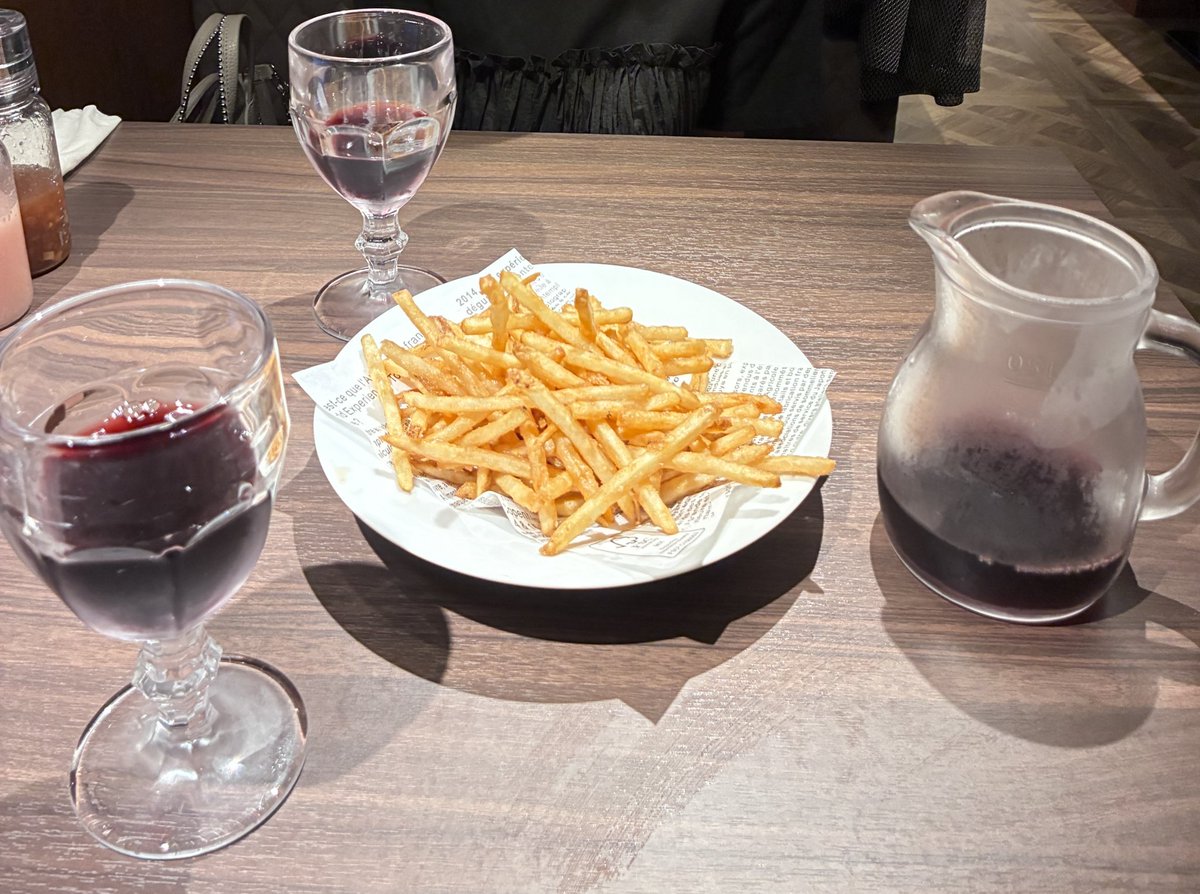 harvest_dev_jp's tweet photo. ファミレス飲み🍺

#PERTICA
#テスラに乗らない日 https://t.co/iMIggzpBLK