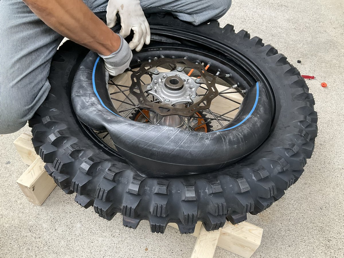 KTM819O4's tweet photo. #Mitas #StoneKing #タイヤ交換 #助っ人
ありがとうございました😊 https://t.co/GctB0Hs6Xs