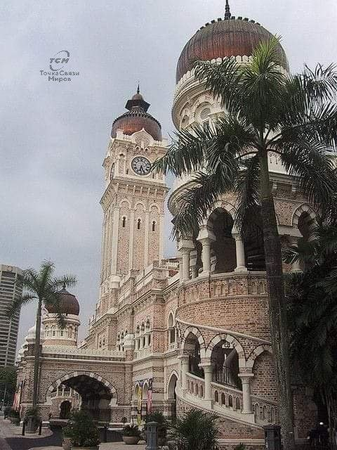 andreas_nigbur's tweet photo. The mosque on Merdana Square,

Kuala Lumpur, Malaysia.

This is what the mosque looks like.
Old World architecture.😉
https://t.co/ufBIWEwP0D https://t.co/zk1YxK2csD