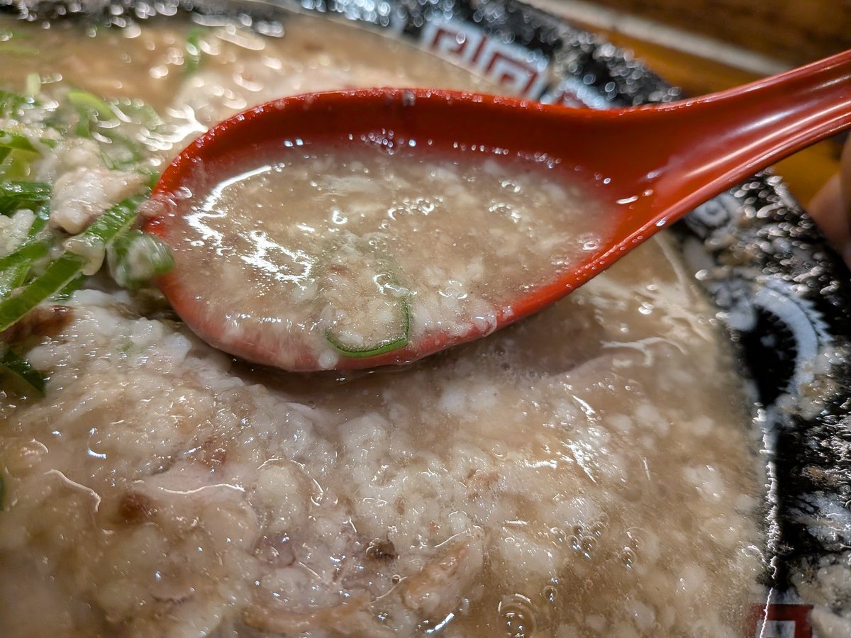 mendasu's tweet photo. 【無鉄砲総本店】京都府木津川市
豚骨ラーメン
@いつものダイコテです。
ラーメン食べるのもチョイ汗かいて食べるのがおいしいデス😎
＃ラーメン無鉄砲 https://t.co/WnUrRcEhEn