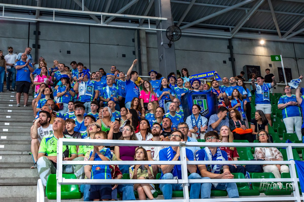 VinaAlbaliFS's tweet photo. 💙

📸 @aurecape

#ViñaAlbaliValdepeñas https://t.co/4IRya783xP