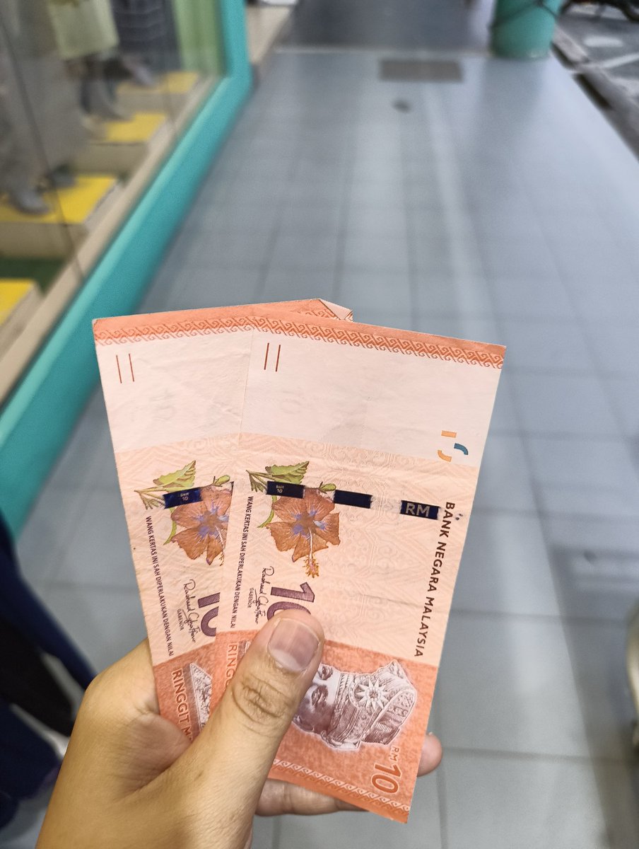 theaisyahT's tweet photo. 23-05-2026 HARI AKU KENA SCAM!
Still one of life lesson here 🥺. Bukti sel otak ku tak berhubung sewaktu kejadian. Kerugian agak besar untuk aku yang takde income tetap. https://t.co/M8gOmYYc0G