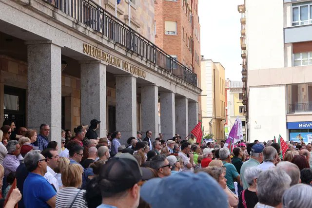ToberZamoe's tweet photo. Zamora está a solo 1 hora de Madrid en AVE, pero los horarios están diseñados para que no puedas trabajar en Madrid y vivir en Zamora.

Queremos un tren madrugador, queremos recuperar las frecuencias eliminadas en Zamora y Sanabria y queremos la reapertura de la Ruta de la Plata. https://t.co/PC1Af9eCnC
