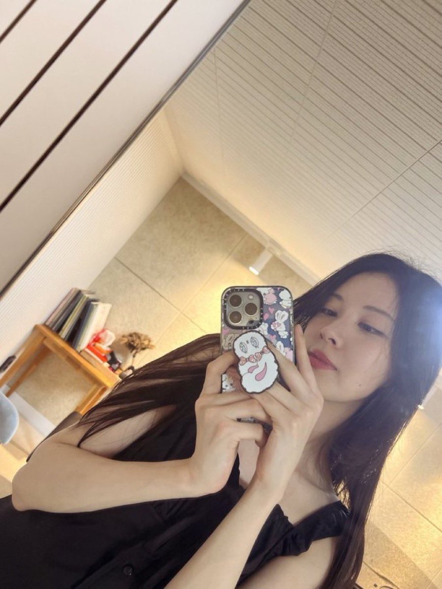 seojuhyun. tweet media