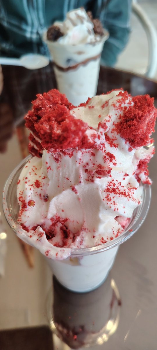 osmanzone's tweet photo. اتسرسحو في الحر ده🍦🍧

#PocoLoco https://t.co/vUnqZ8E4xp