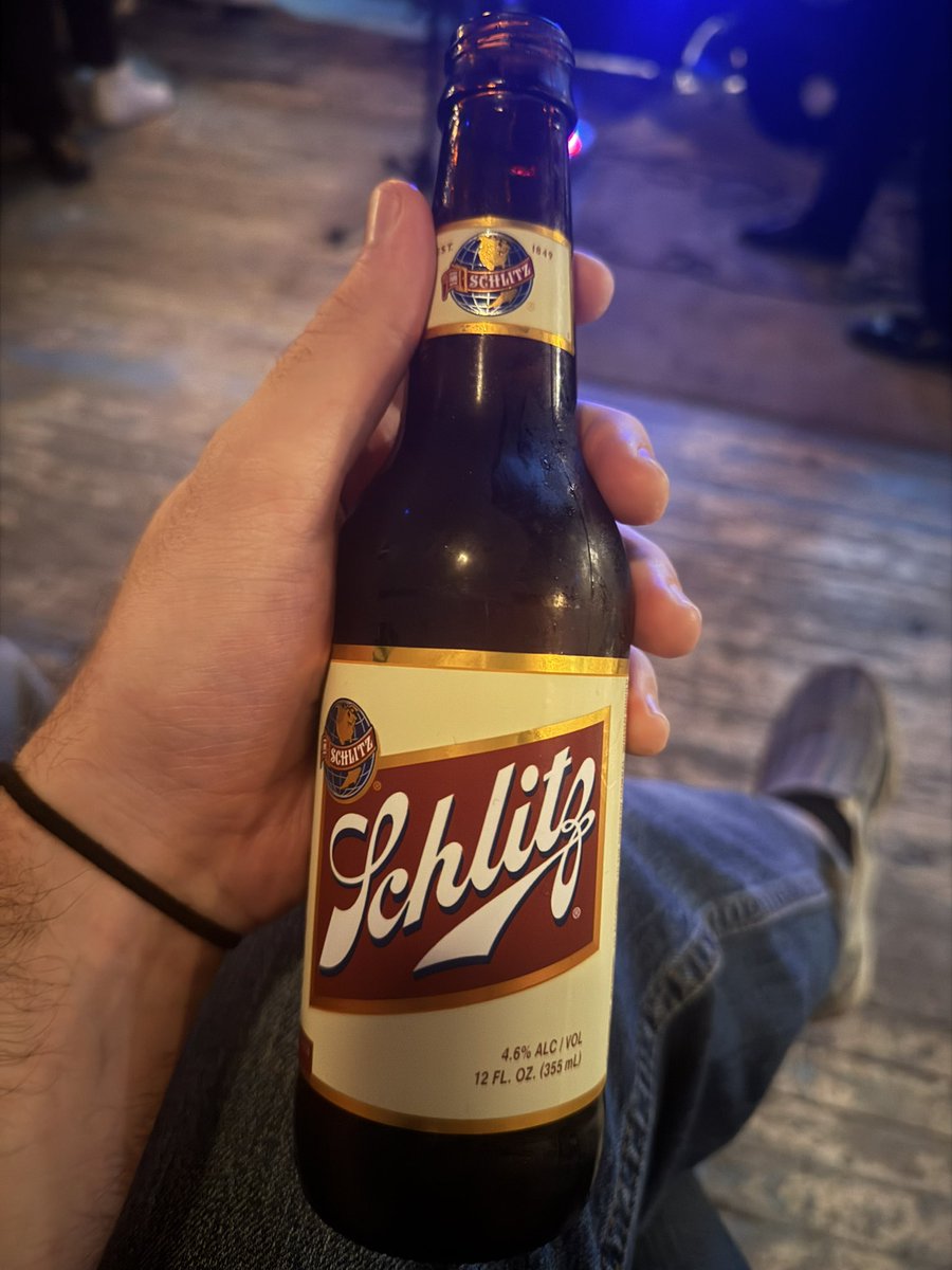 yinwaster's tweet photo. GOLD STARS!!!!

Thank you to all the groovers who shared in the sounds/schlitz/ spirit last night!!

See you at the next one !! https://t.co/KmoVoop6sc
