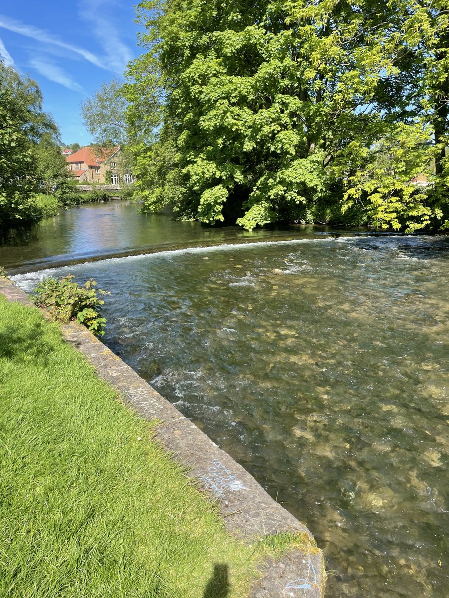Andy6hutch's tweet photo. Had a lovely morning stroll out at Bakewell with the family today….. Beautiful part of the country….. #Bakewell #GreatOutdoors 🥾🐾🌳 https://t.co/CVS7U8gE3S