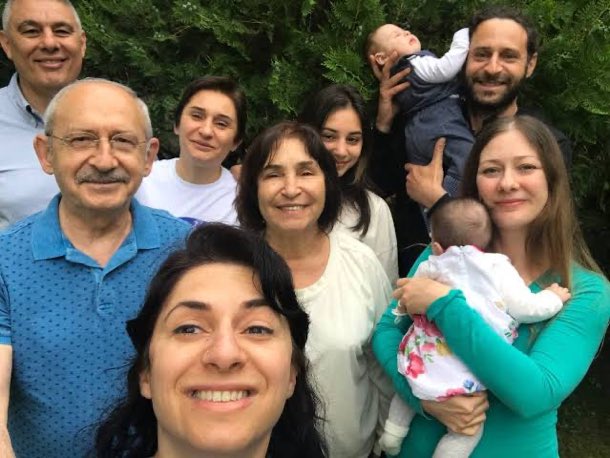 PeriTuntas's tweet photo. Kepaze aile @kilicdarogluk 
Ailesi.. https://t.co/0JmuPz7rK8