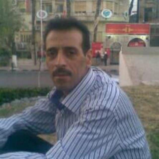 Khawashma's tweet photo. #من_ذاكرة_الثور��

غازي محمود الفندي الخاشومي
معتقلٌ مفقود في سجون نظام الأسد البائد…
حكاية غيابٍ قسري تختصر وجع آلاف العائلات، وملفٌ مفتوح في ذاكرة الثورة لا يسقط بالتقادم.

توثيق: أحمد منصور الطحان
بالتعاون مع كروب التوثيق لأحرار الخواشمة

#أحرار_الخواشمة
#الثورة_السورية
#سوريا https://t.co/652Fr2ys6e