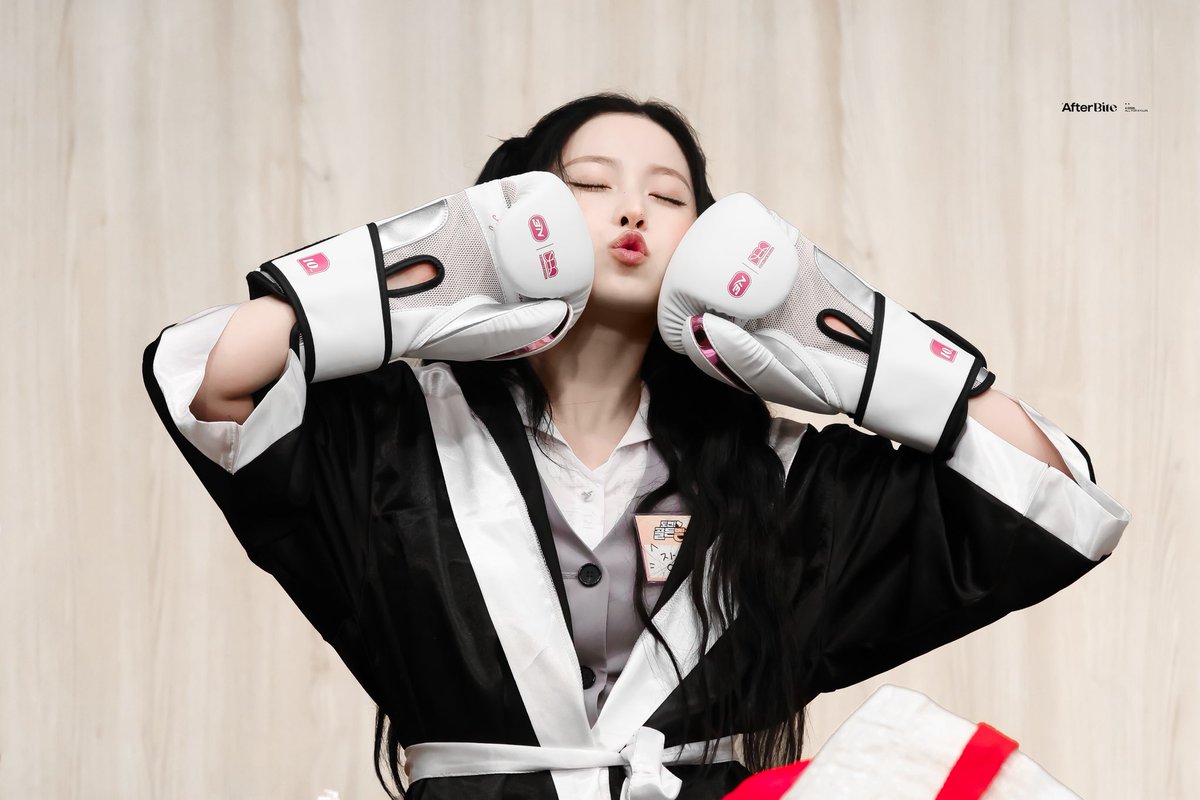 afterbite26's tweet photo. 260524 🥊🥊
#엔믹스 #NMIXX #규진 #KYUJIN https://t.co/1CMnck2MEB
