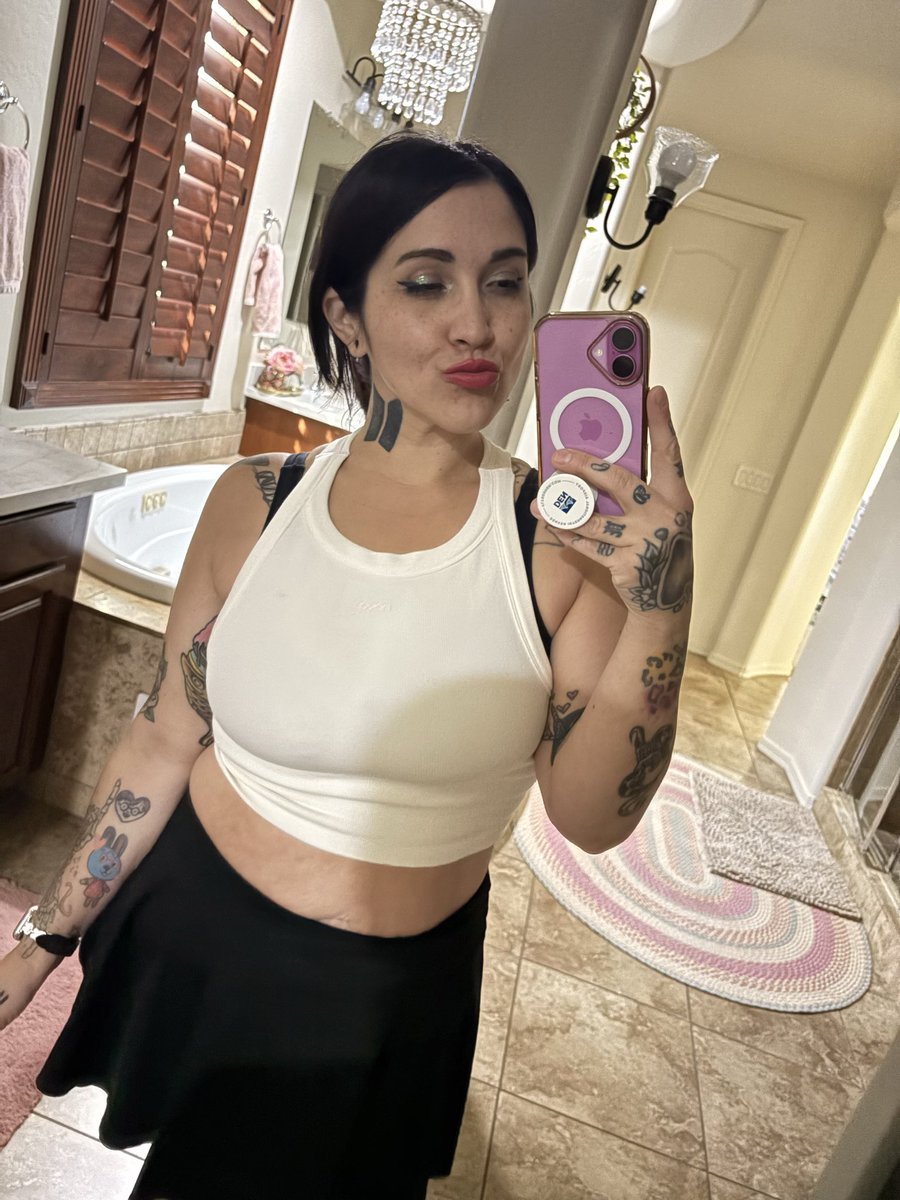 Luna 🤡 tweet media