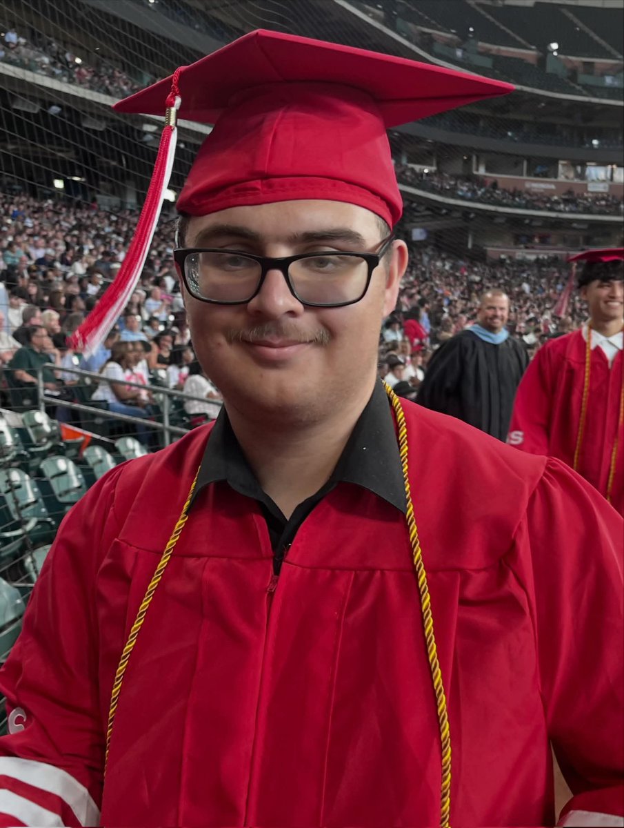 Rivasclassroom's tweet photo. And just like that my baby graduated! https://t.co/6uAb1Itq6x