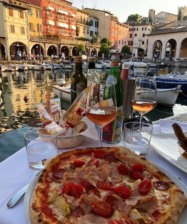 Diorgirlx's tweet photo. italy, you have my heart https://t.co/DOC7V88BD9