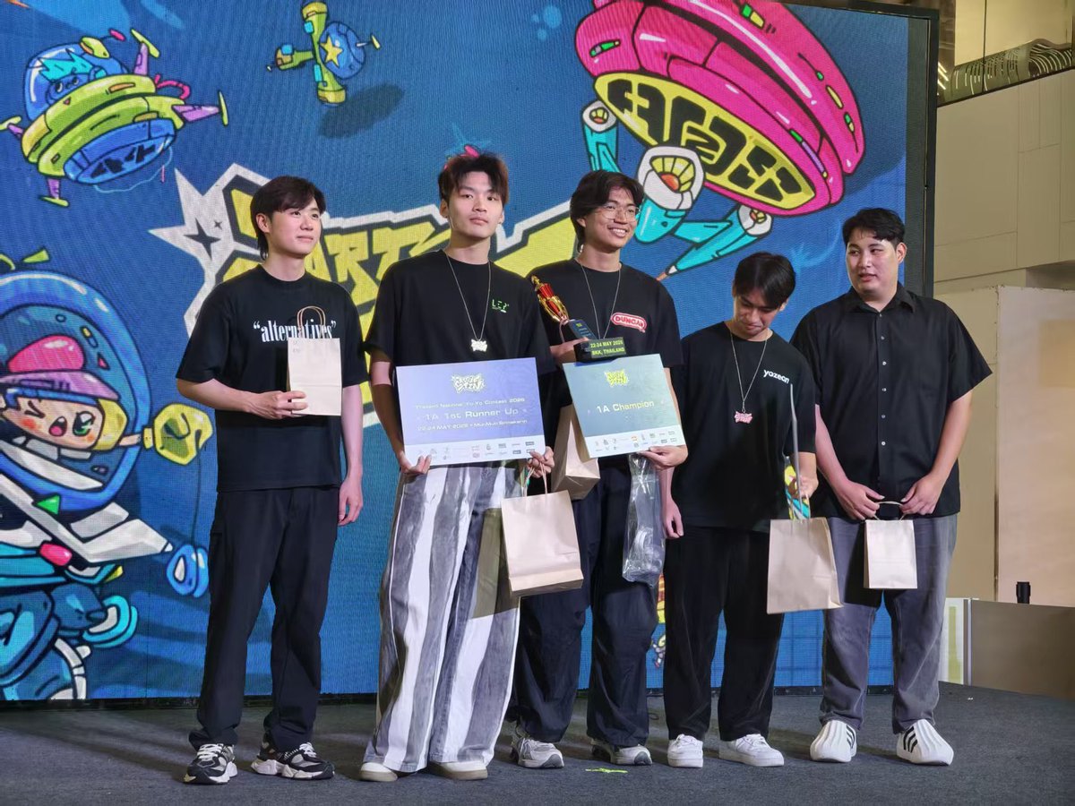 OfficialJigun's tweet photo. JIGUN CrewのDu Yujiaくん、タイ・ナショナル・ヨーヨー・コンテストでの準優勝おめでとうございます！ハイレベルな1A部門で見事なパフォーマンスを披露して、2位を勝ち取りました！今回の大会で使用した相棒は「Glory INSIGNIA」です。 https://t.co/MZ57jzj5qE