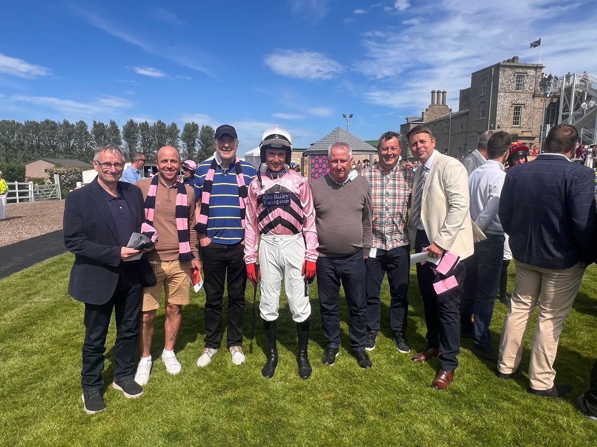 kimbaileyracing's tweet photo. 🥇 The Kemble Brewery wins up at @KelsoRacecourse under Tom Bellamy for The Breakfast At 10 syndicate 👏🏻 👏🏻 https://t.co/Dfvd47gUtZ