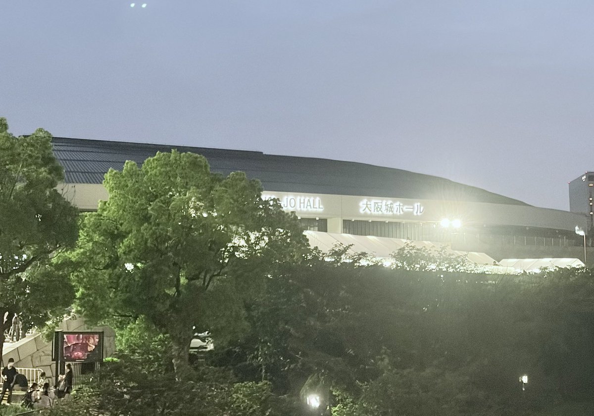 BZ11_ECEG's tweet photo. 【LIVE備忘録】
ということで、１週間に３回B’zに会えた、私のゴールデンウィークはここで終了🖐️　次回B’zや皆さんに会えるのはPleasureだったりしないよね（笑）　また会いましょう！　それまで気をつけて👋
#Bz #FYOPプラス #LIVEGYM2026
#大阪城ホール　#DAY2 https://t.co/XI2KZavi34