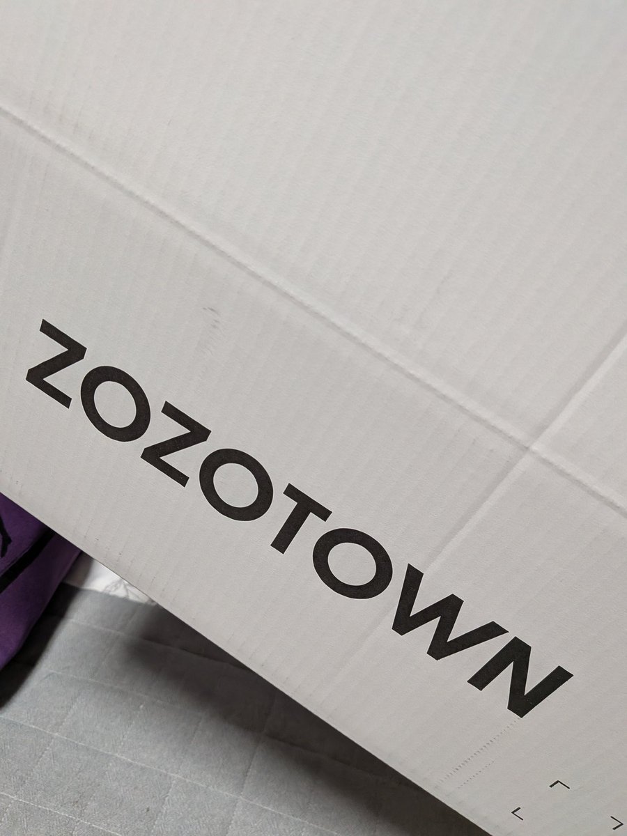 mrckey_89's tweet photo. 初めて白箱で届いた…！！
当たるといいなぁ✨️✨️

#ZOZOWEEK箱CP https://t.co/byxr3Dpted