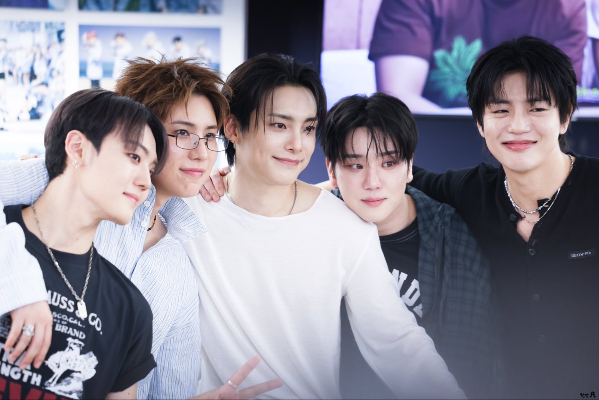 찬란🥂✨ tweet media