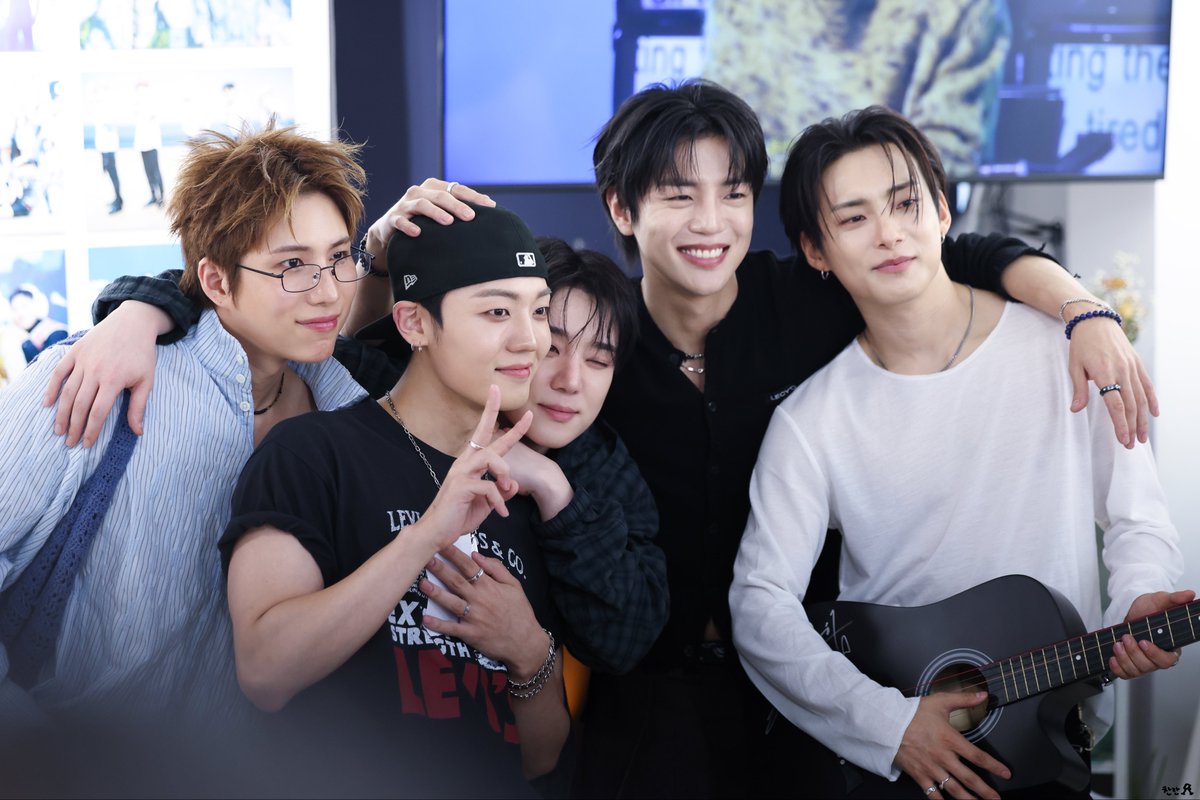찬란🥂✨ tweet media