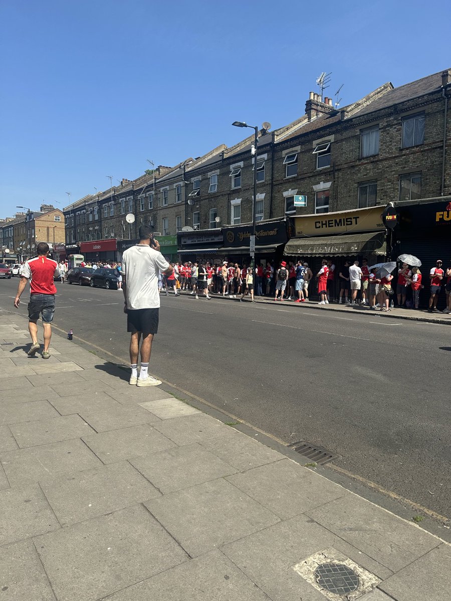 ahokas's tweet photo. Vill du ha öl på pub i norra London idag får du tänka om https://t.co/0Xb9L4rMUd