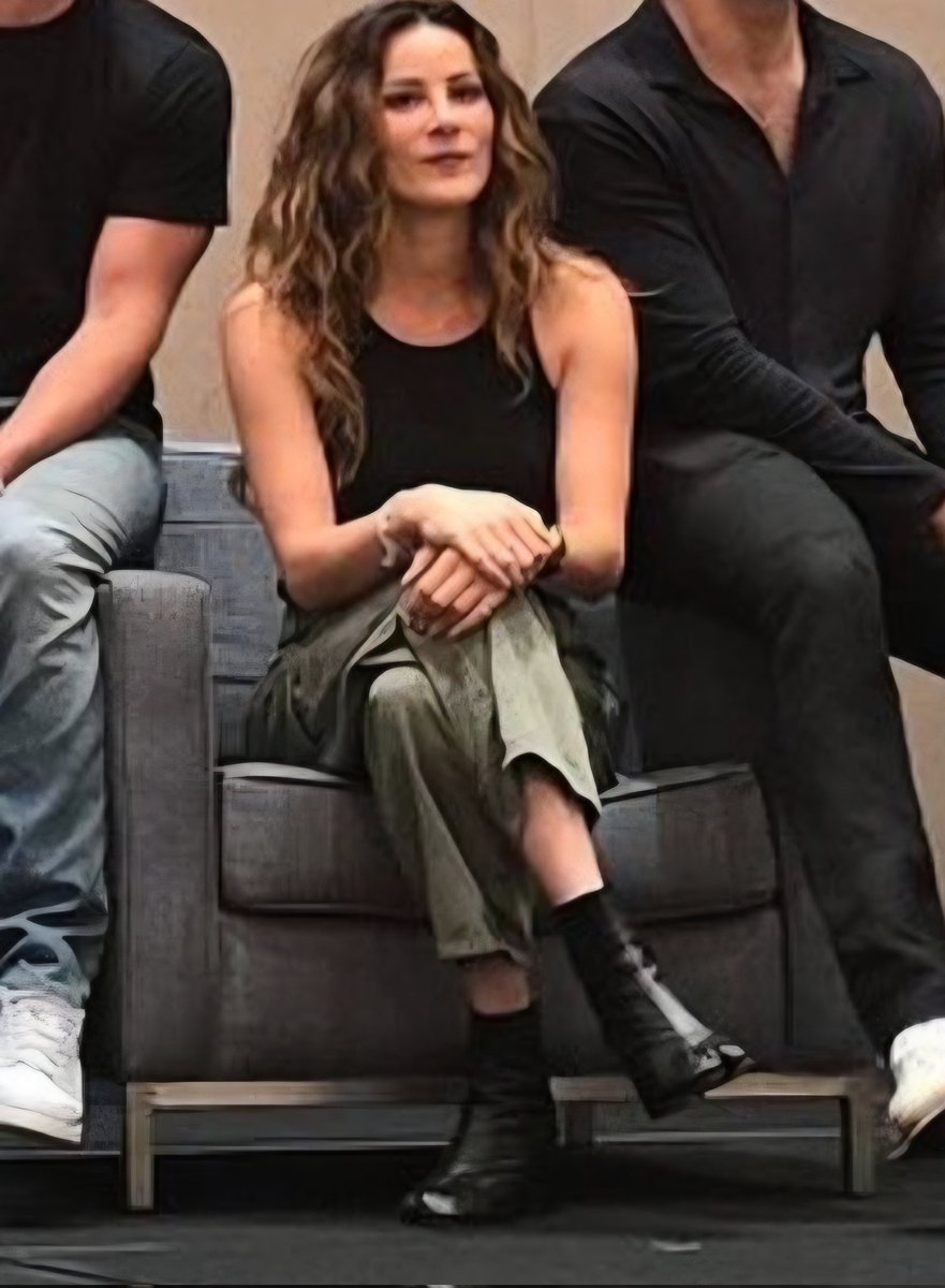 bexteammarina's tweet photo. You for sure can find me on the floor now.. and not it's not because I'm in the middle of a hike. The actual reason; this italian bella donna 🔥🩷

Credits to owners 
#stefaniaspampinato #FRR7 https://t.co/T3ohrxtbP3