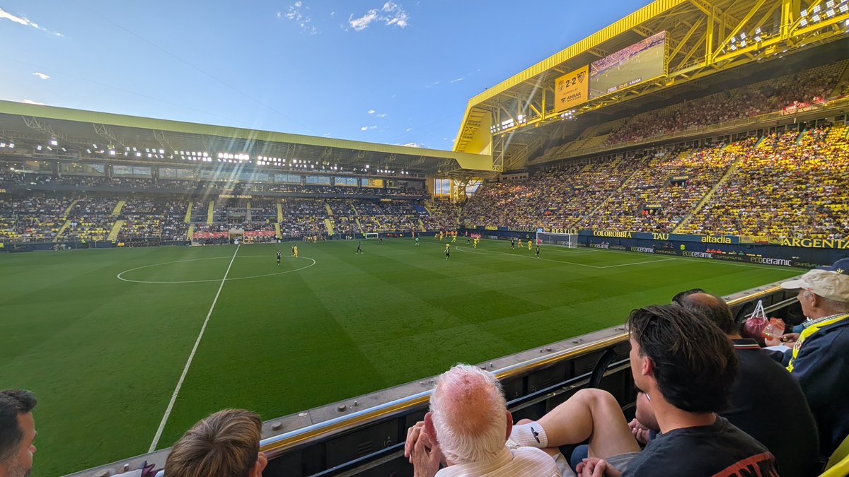 oddvarroste's tweet photo. De fire beste nye banene jeg har vært på i løpet av 2025/26-sesongen.

1. Mestalla 🇪🇸
2. San Siro 🇮🇹
3. El Madrigal 🇪🇸
4. Ullevi 🇸🇪

#Groundhopping #Banehopping https://t.co/FS8yGokADJ