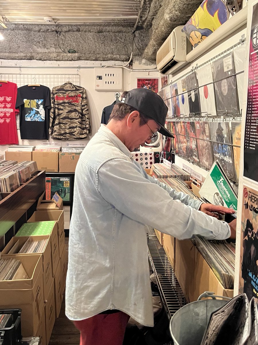 wheelsofsteeljp's tweet photo. 久々に知る人ぞ知る？JAVAU-JAYZにご来店いただきました！
数年前、那智勝浦にお呼びいただいて以来の再会。
かな！？ https://t.co/3SLrMFAaQ7