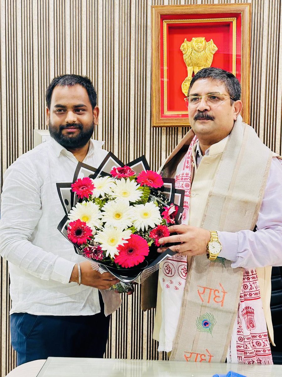 RahulPandeyBJPY's tweet photo. Heartiest congratulations and best wishes Sir on successfully completing 25 glorious years of legal practice. Your blessings, affection, and guidance have always inspired and motivated young advocates….
@KuldeepPati 
#25YearsOfPractice #SeniorAdvocate #HighCourt #Advocate https://t.co/chycZqO8TU