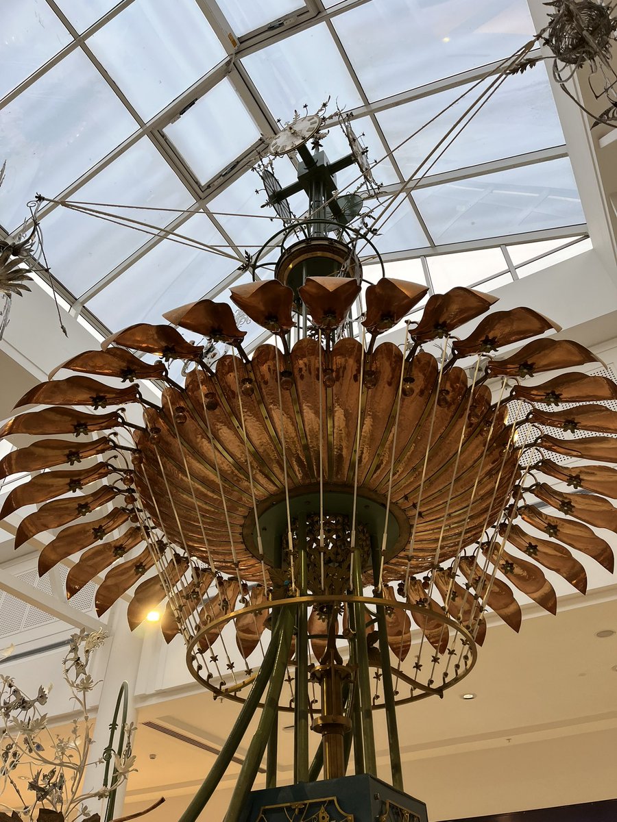 FloralRainbowAW's tweet photo. For #WeekTForTime #AlphabetChallenge
The Emett clock or Aqua Horological Tintinnabulator Victoria Centre Nottingham ๐ฐ๏ธ๐
Designed by Rowland Emett, who also created many of the Chitty Chitty Bang Bang inventions. https://t.co/4MgCZ2FqzE