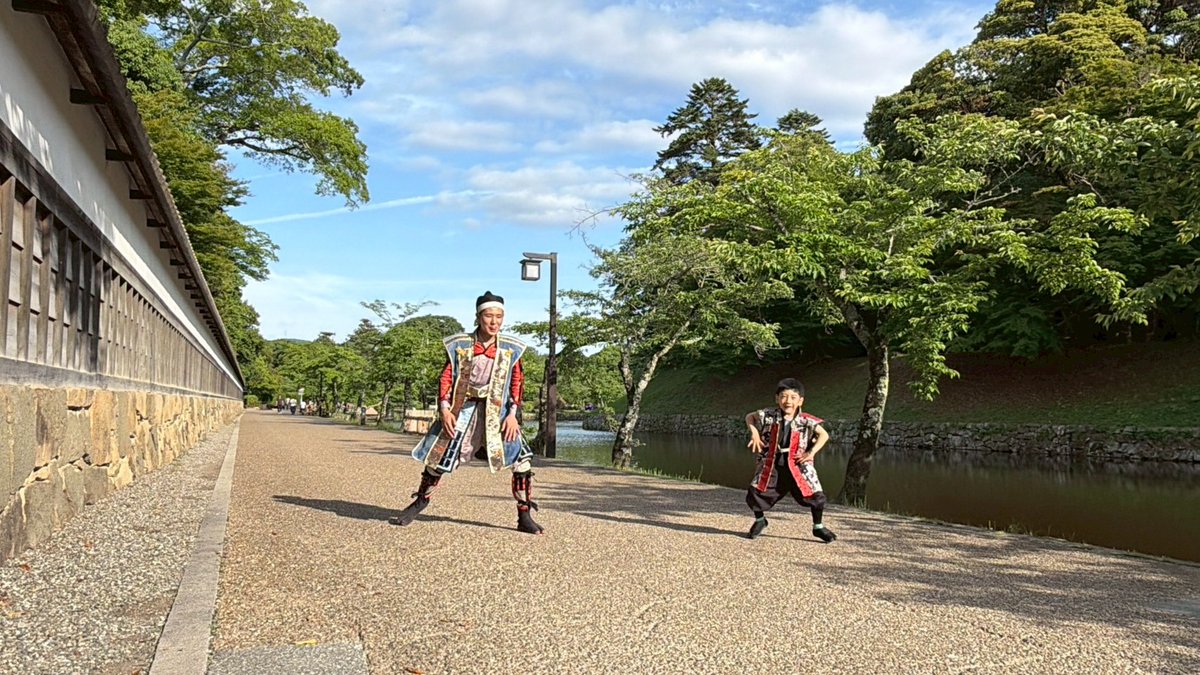 kojyubei's tweet photo. 【チビチビ武将隊我武者羅】

#長浜ひょうたんボウル 出陣‼️

番外編

我武者羅側転兄弟😍

#チビチビ武将隊我武者羅

※以上我が家の撮影分でした🙇
　明日以降りえこの写真をパクって投稿🤫 https://t.co/ydCeDhSzJB