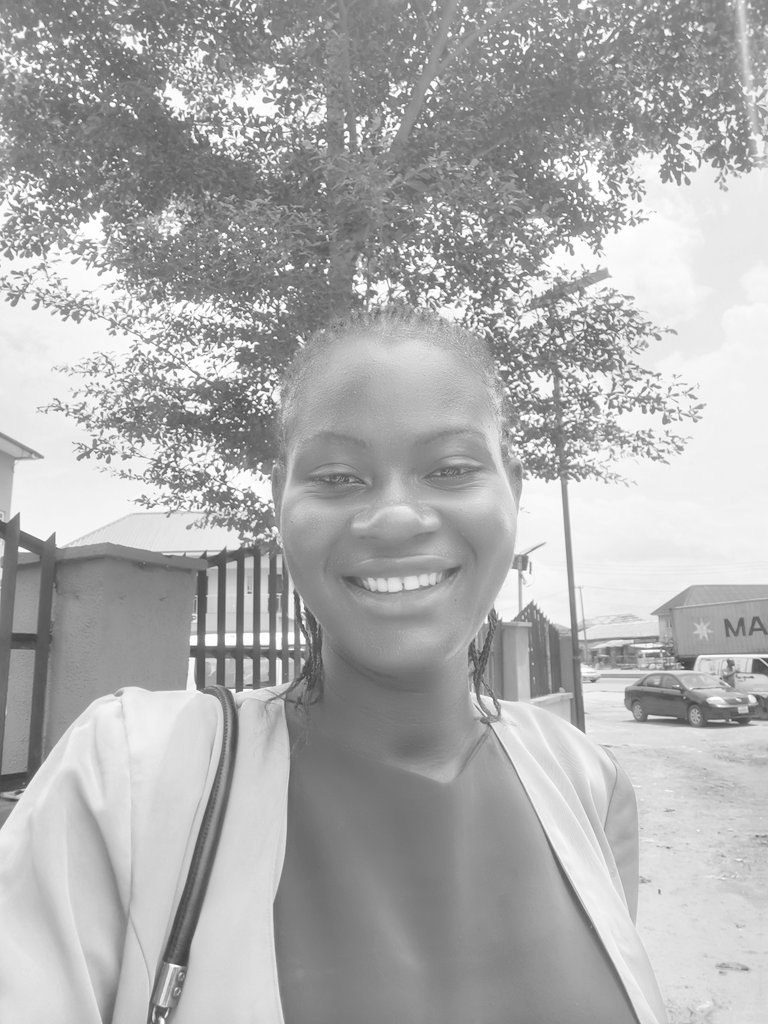 concept_mj's tweet photo. What is Sunday without a cute picture of me👌👌👌

Happy Sunday X family https://t.co/2WW6Tnx4me