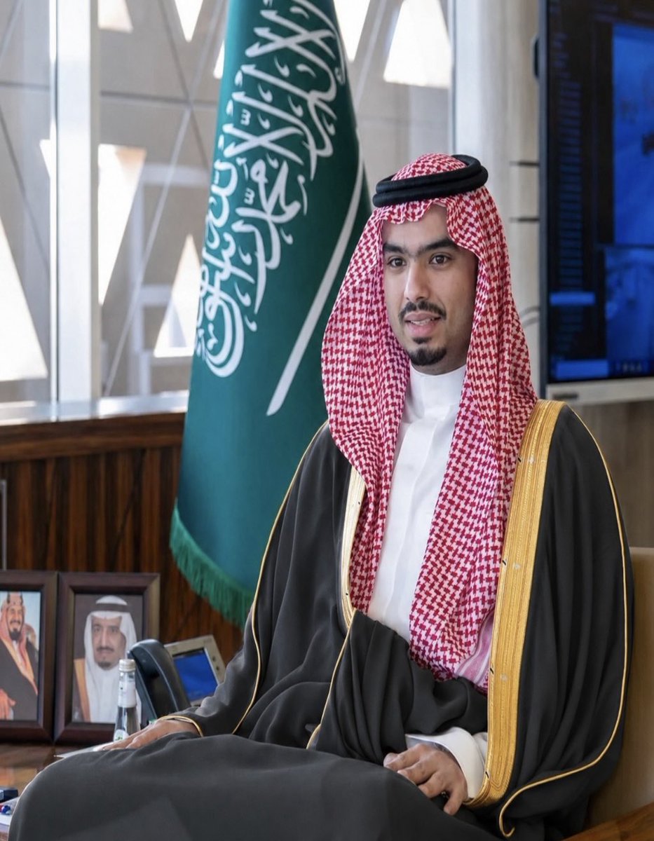 rkn1199's tweet photo. محافظ #الدرعية  سمو الامير راكان بن سلمان يعزي في وفاة فهد بن عبدالله بن مانع بن جمعه -رحمه الله-. https://t.co/7AbLmSSDq9