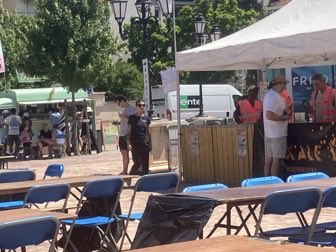 ameliefortea's tweet photo. Journée ensoleillée aux tablées de Monplaisir avec l’équipe @Coeur_Lyonnais_ ☀️

Un moment convivial à partager en famille ou entre amis autour d’un repas festif, au rythme de la musique 🎶🎵🎤🎻

Un grand merci au comité des fêtes pour cette belle organisation ! https://t.co/Gq4c6SHJAf