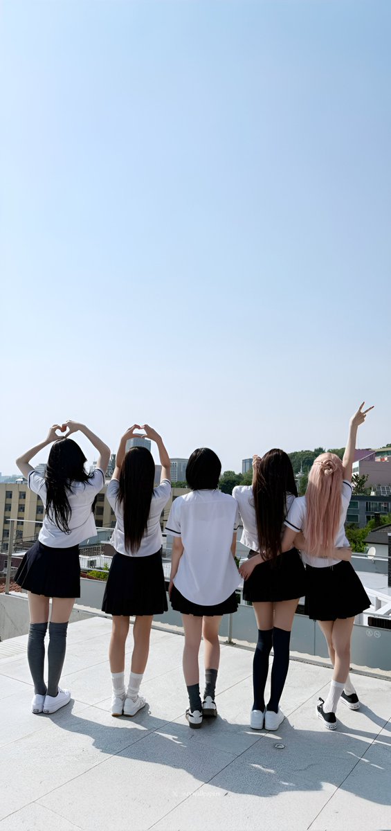 ITZY Wallpapers tweet media