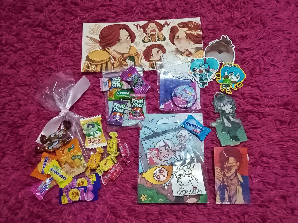 tiamisuu_'s tweet photo. Freebies dan jajanan di cf22 kemarin~

Thank you buat yang udh sempetin diri buat dateng ke booth kita ya guyss 🥺🧡💛 makasih buat fribis dan permennya yaaa~ (⁠◕⁠દ⁠◕⁠) https://t.co/Ib6TM0uIAE