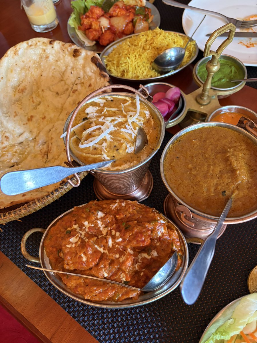 CurrynoHaruki's tweet photo. ベトナムで一番美味しいと噂の、ニンビンにあるAromaインドカレーを食べました。
たしかにベトナムでも【トップクラス】の完成度。
とても勉強になったハノイの皆様。

明日も、カリーの春樹営業中です。
何卒よろしくお願いいたします。 https://t.co/D3xLtu5yCA